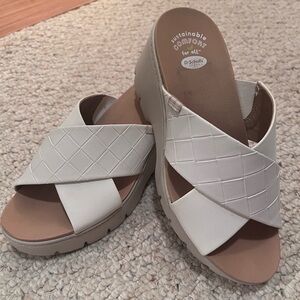 Dr. Scholl’s white sandals